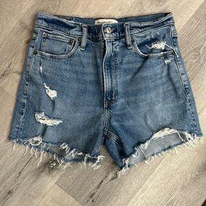 Abercrombie & fitch 4’ mom short high rise